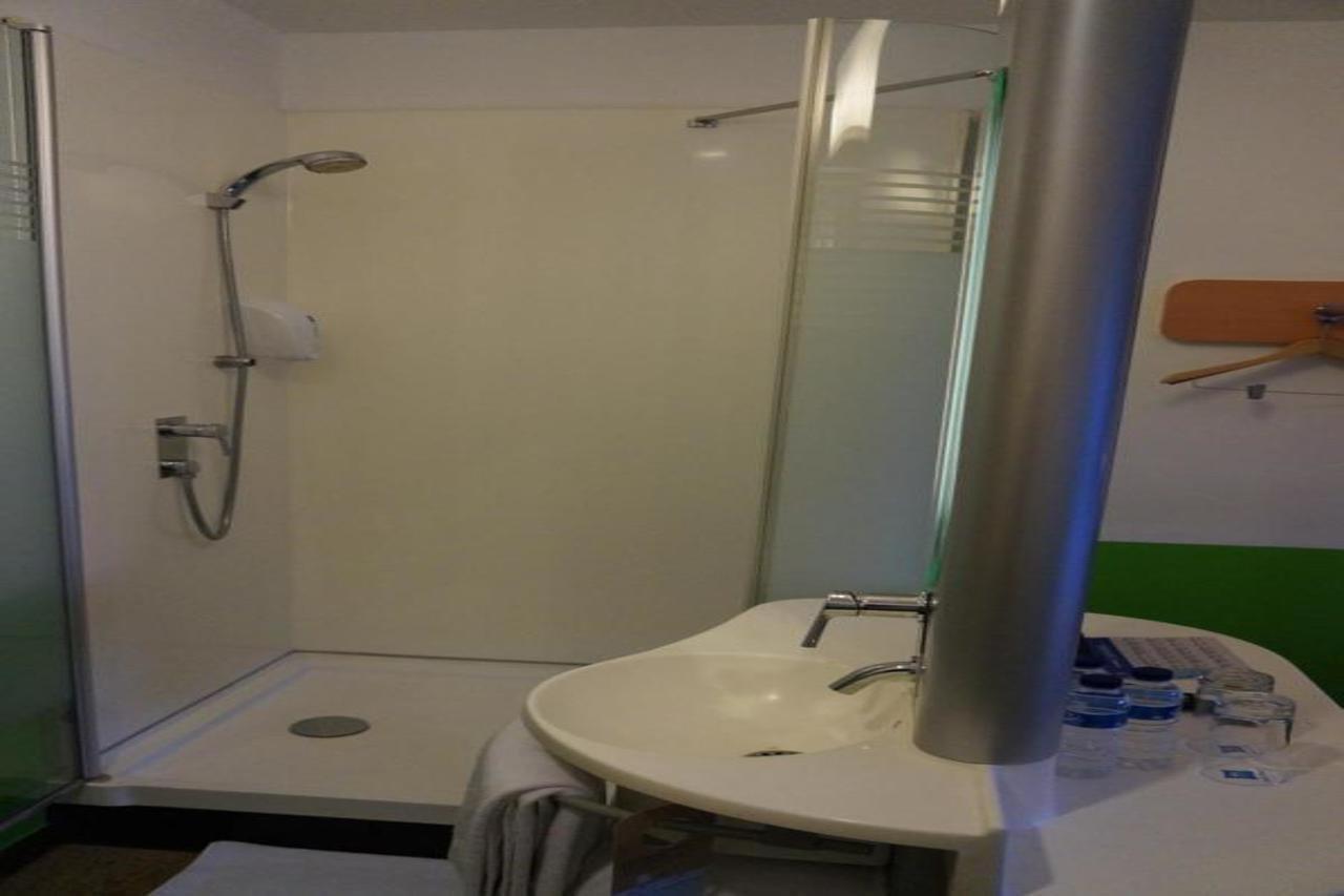 Ibis Budget Jakarta Airport Tangerang Buitenkant foto