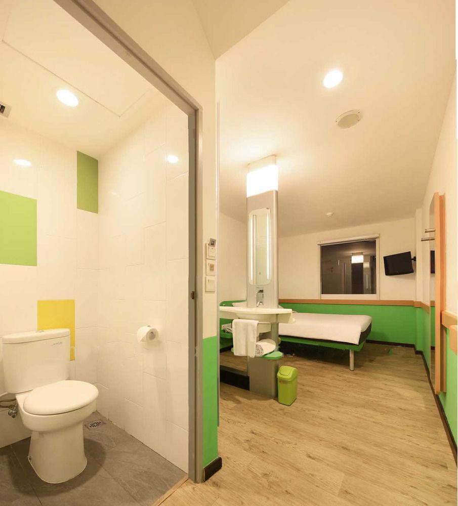 Ibis Budget Jakarta Airport Tangerang Buitenkant foto