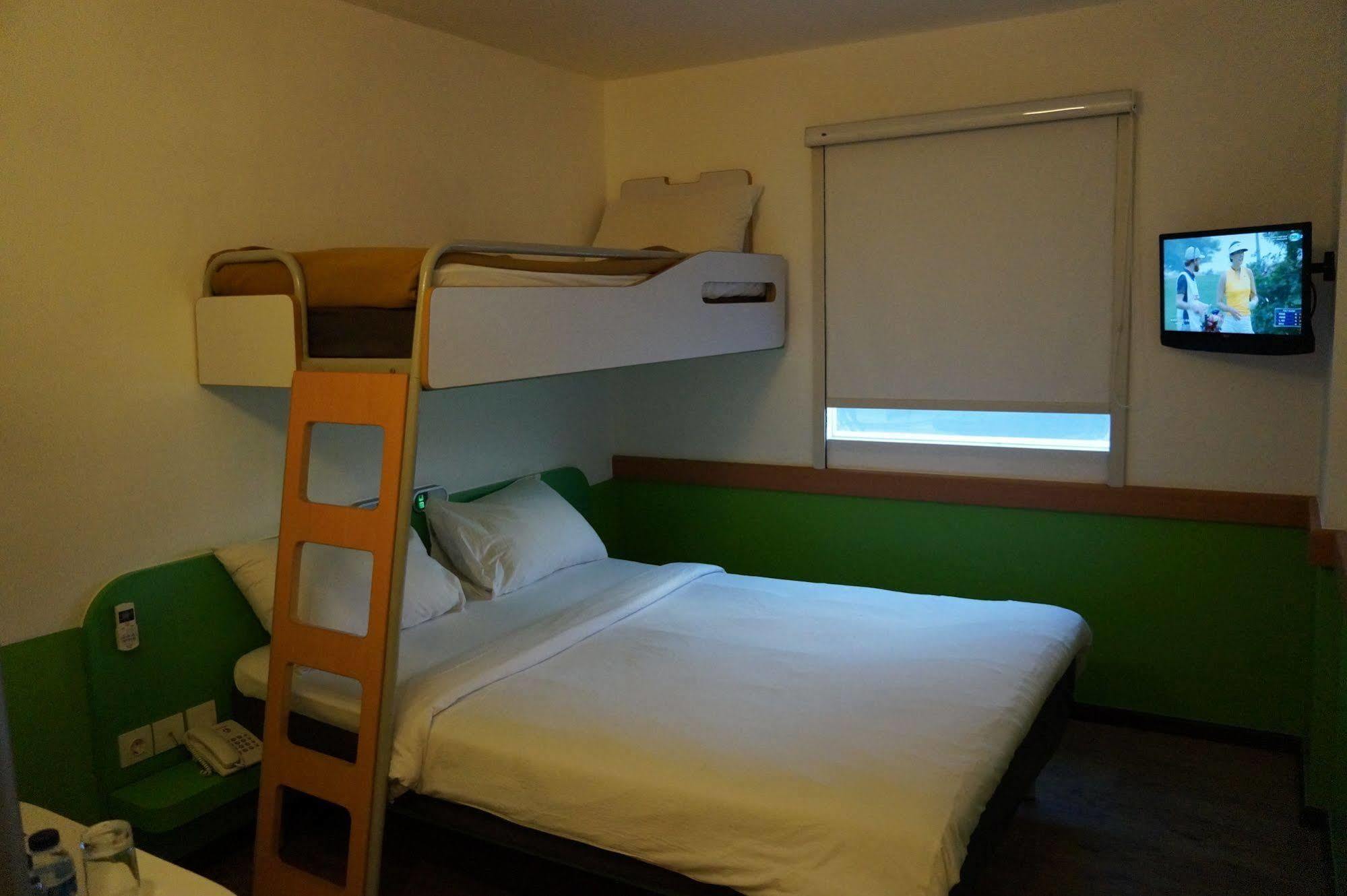 Ibis Budget Jakarta Airport Tangerang Buitenkant foto