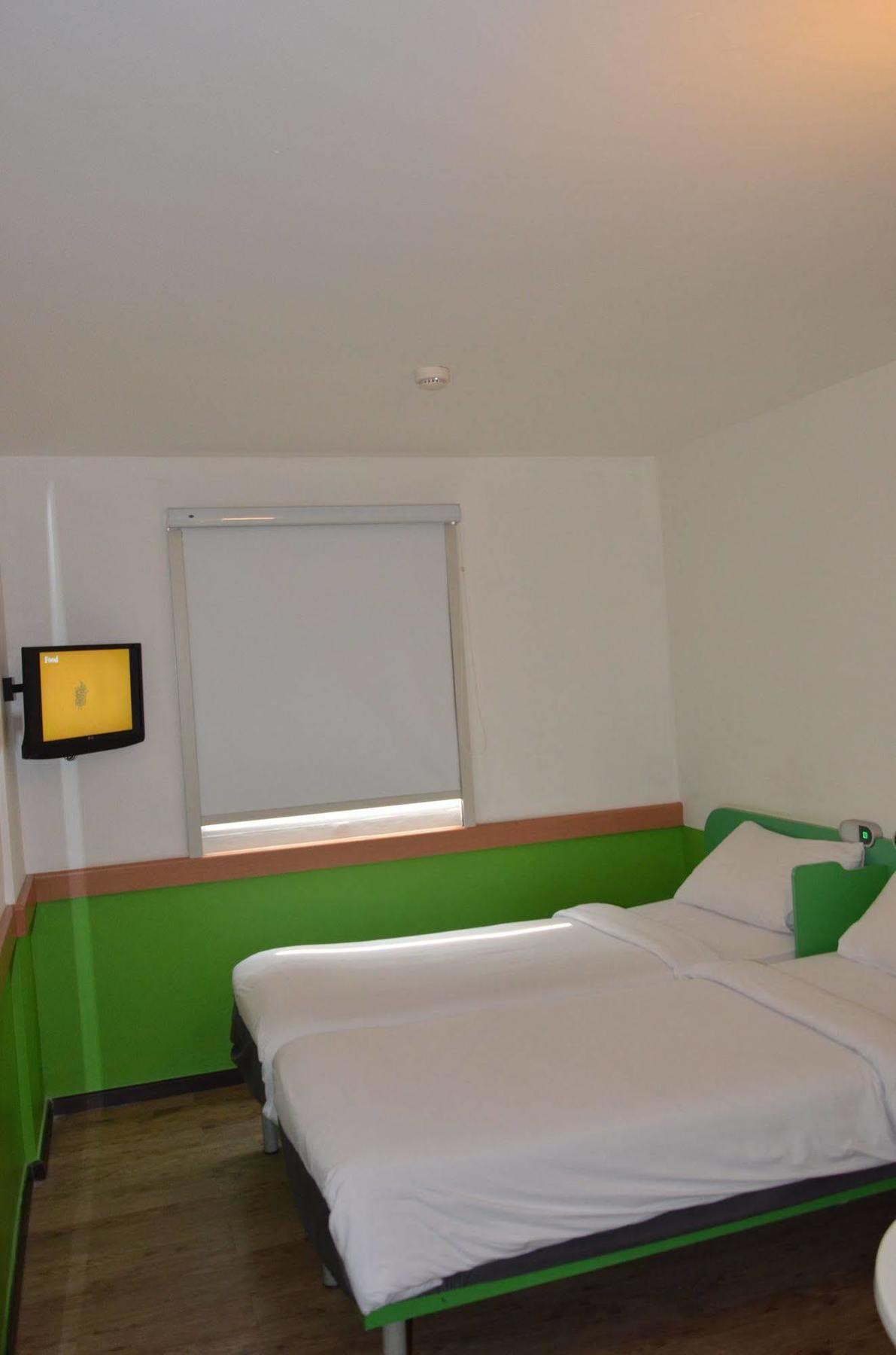 Ibis Budget Jakarta Airport Tangerang Buitenkant foto