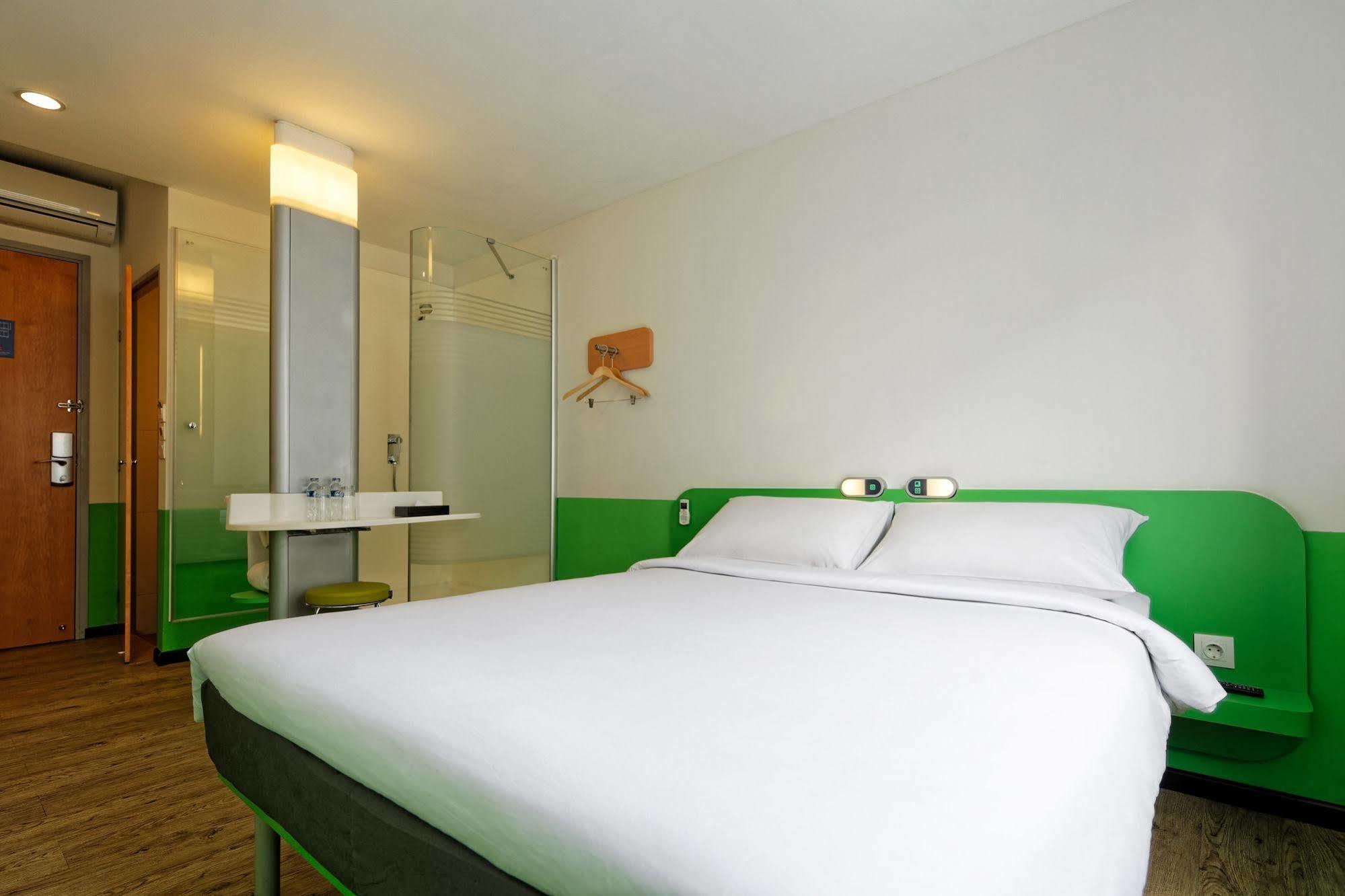 Ibis Budget Jakarta Airport Tangerang Buitenkant foto