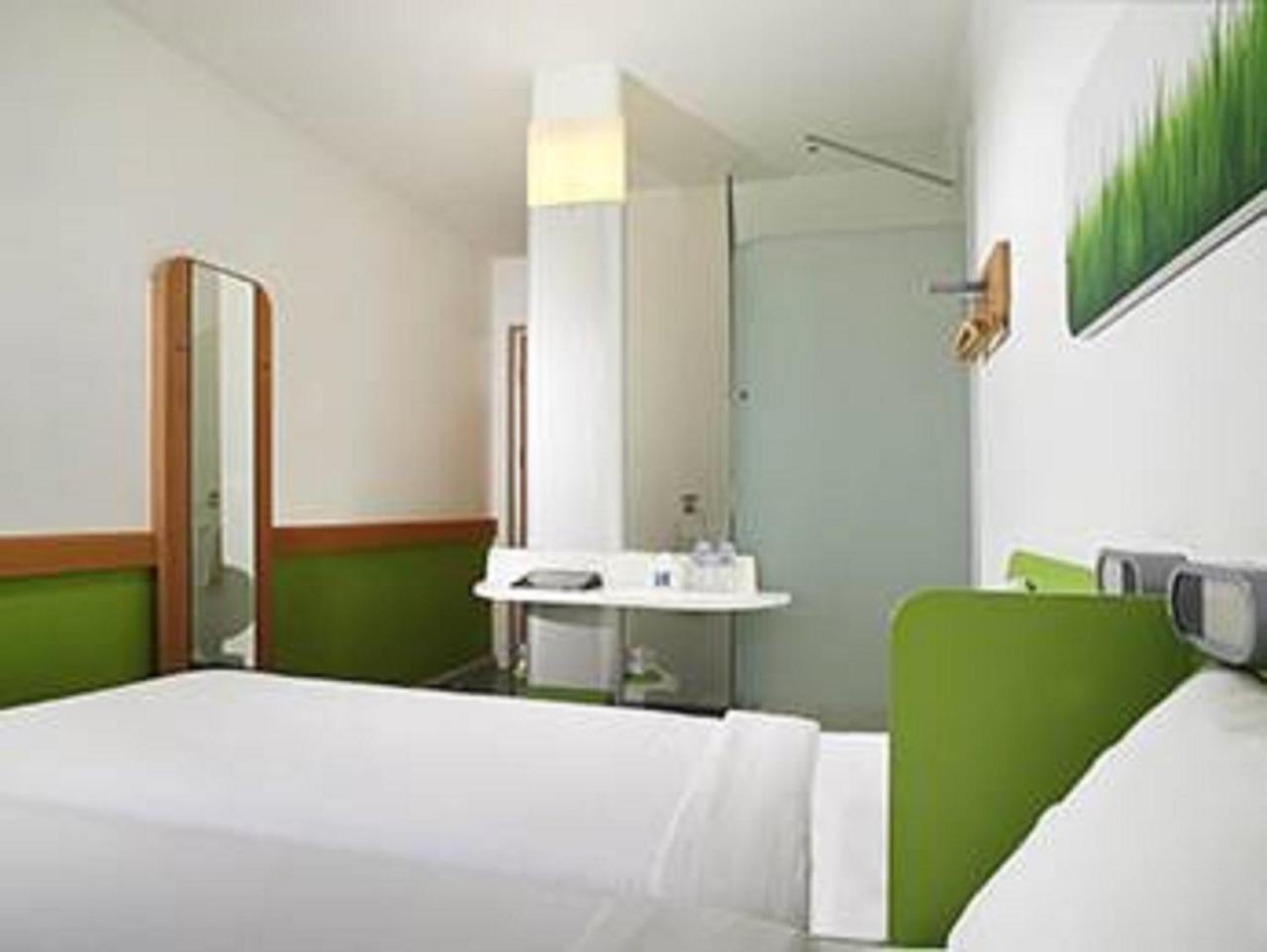 Ibis Budget Jakarta Airport Tangerang Buitenkant foto