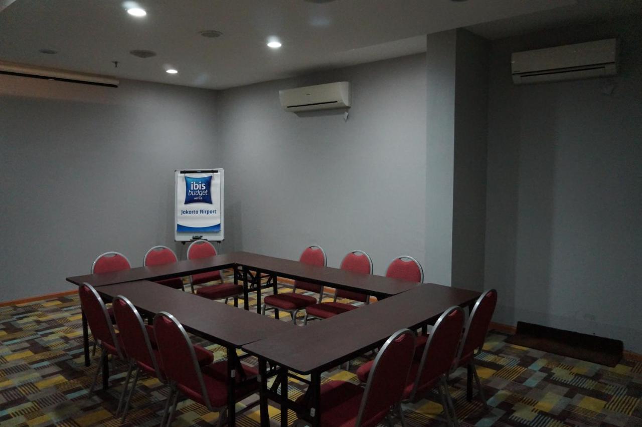 Ibis Budget Jakarta Airport Tangerang Buitenkant foto